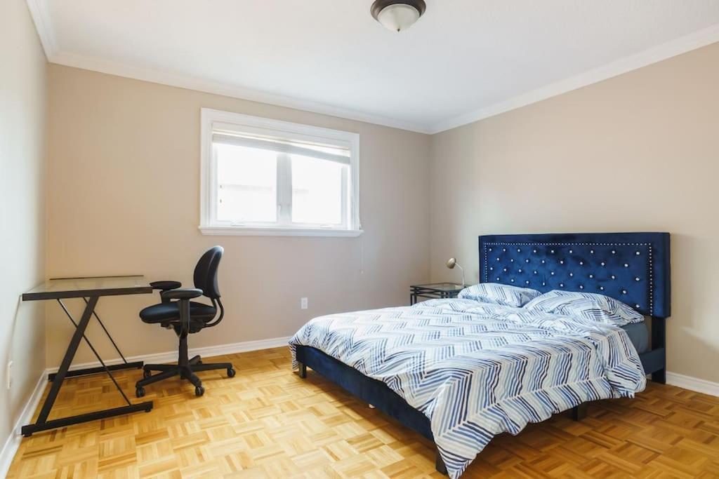 Beautiful Home 4 Bed, 3 Bath, Garage, Backyard! Mississauga Extérieur photo