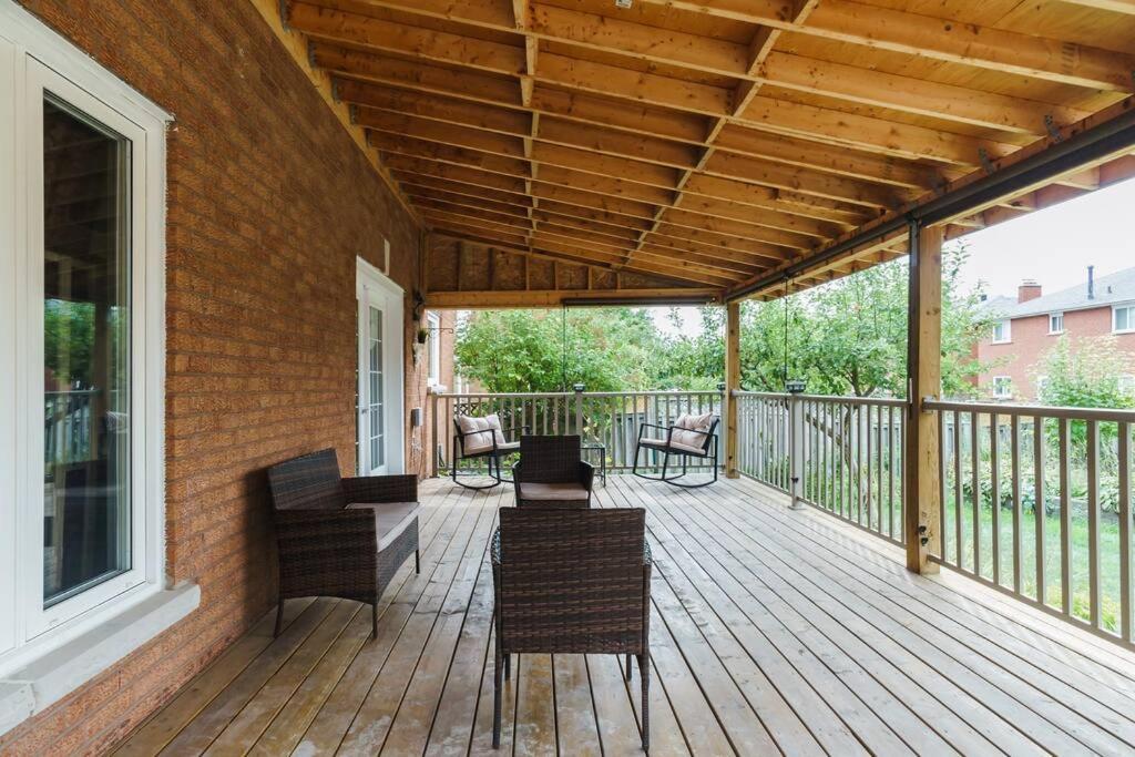 Beautiful Home 4 Bed, 3 Bath, Garage, Backyard! Mississauga Extérieur photo