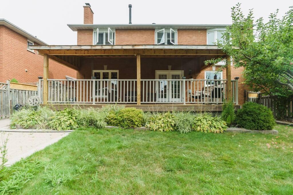 Beautiful Home 4 Bed, 3 Bath, Garage, Backyard! Mississauga Extérieur photo