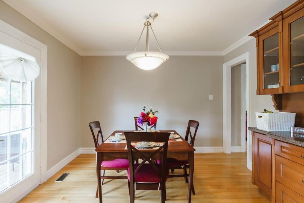 Beautiful Home 4 Bed, 3 Bath, Garage, Backyard! Mississauga Extérieur photo