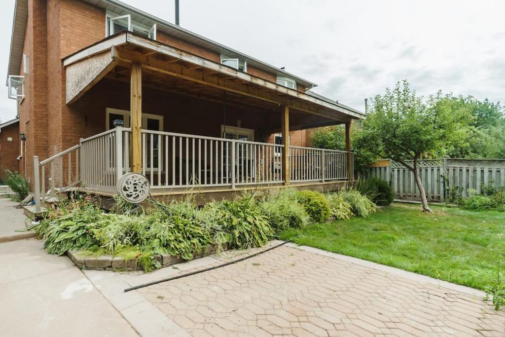 Beautiful Home 4 Bed, 3 Bath, Garage, Backyard! Mississauga Extérieur photo